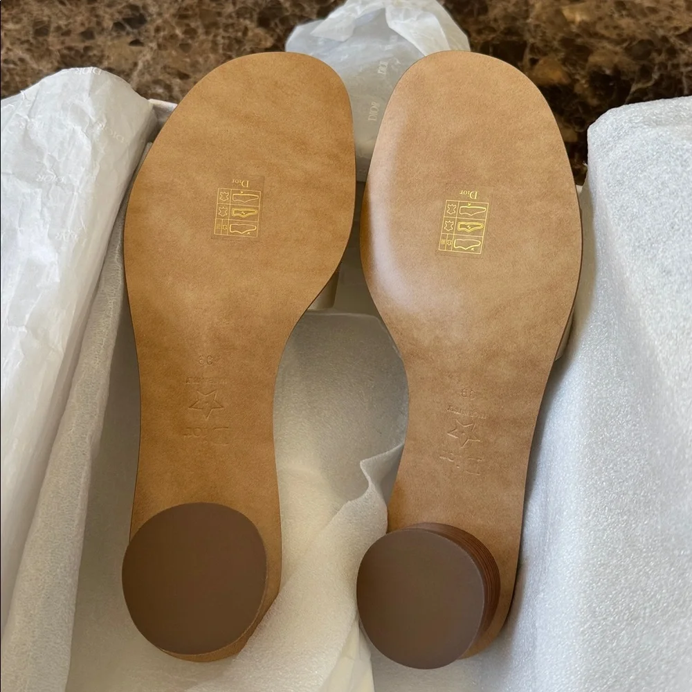 Christian Dior dway slides pale gold logo sandals block heel sz 39 - Picture 9 of 10